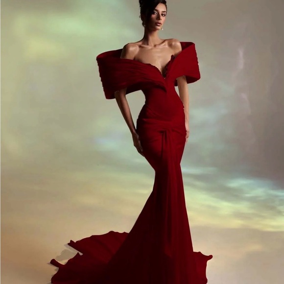 Many prom/ Evening Gowns and accessories available - Picture 5 of 16